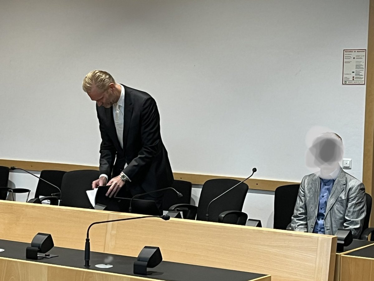 Prozessauftakt „Hepatitisskandal“:  Narkosearzt soll 51 Patienten am Donauwörther Krankenhaus mit Hepatitis-C infiziert haben. Er war süchtig, hat sich am Narkosemittel bedient- aber wohl nichts von seiner Infektion gewusst. Anklage u.a. wg. gefährlicher Körperverletzung  @br24