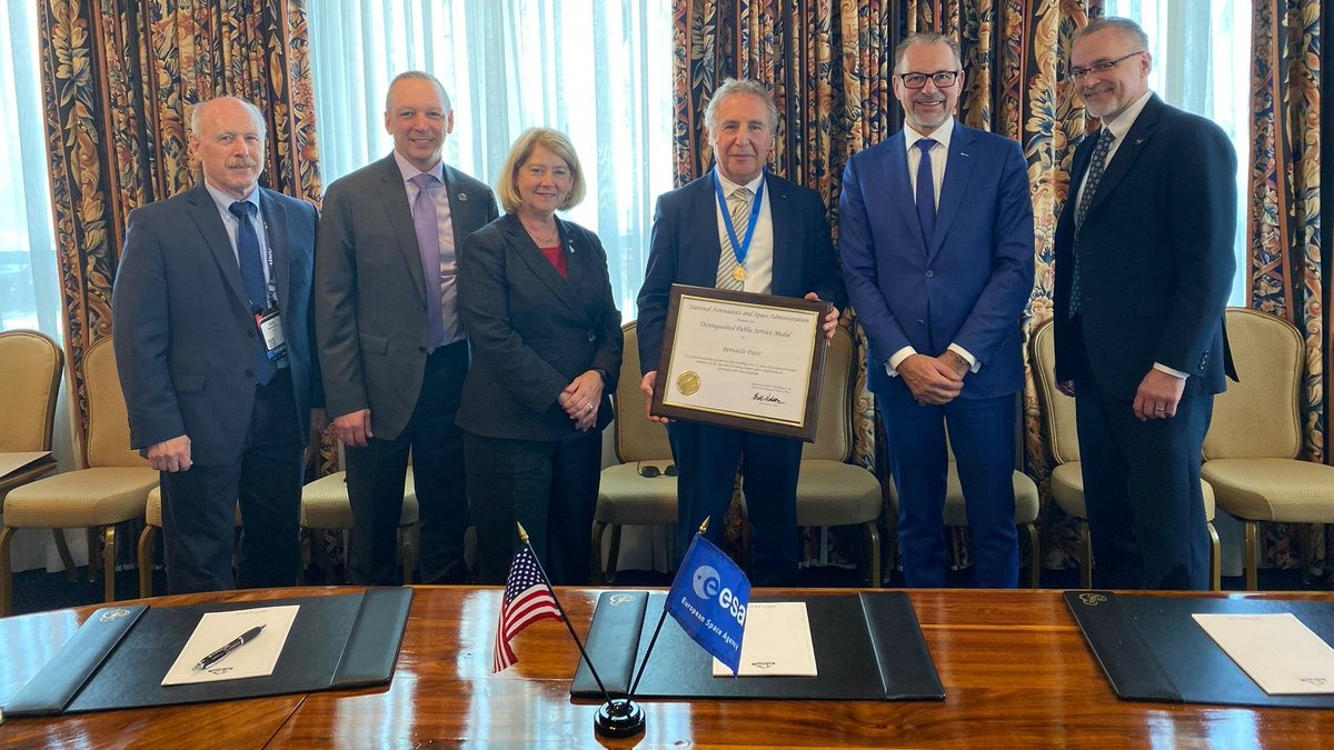 The most touching moment happened when we were meeting with <a href="/NASA/">NASA</a> and <a href="/Astro_Pam/">Pamela Melroy</a> at #38Space. NASA awarded <a href="/ESA/">European Space Agency</a>'s beloved &amp; respected Bernardo Patti - a true servant of European space activities - the Distinguished Public Service Medal. Well deserved. Complimenti, Bernardo!