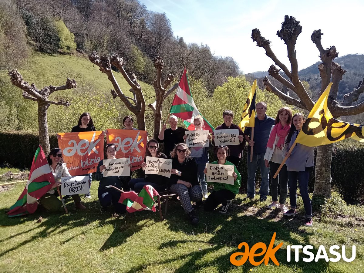 aekiparralde's tweet photo. Apirilaren 22an, denak Baionara!
#EuskaraHelduenEskuEre
#HizkuntzaPolitikaAusartaOrain https://t.co/tSTnkZfmsS