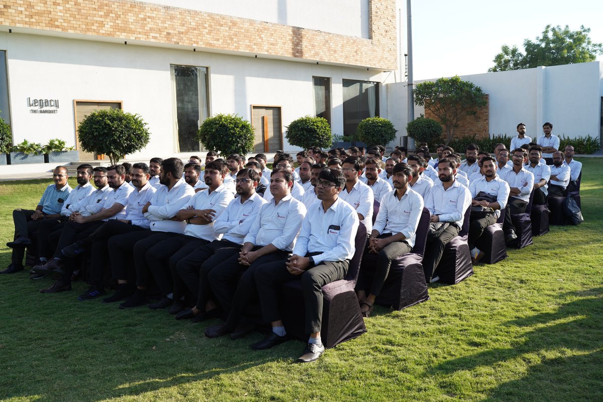Macpower_CNC's tweet photo. We had an incredible time at our sales meet event, where we shared insights and strategies for success. Check out these photos to see what went down!!!-

#levelup#cnc #gujarat #machine #VMC #MACHINETOOLS #indiamart #technology #cnc #macpower https://t.co/k1A2iXWxFM