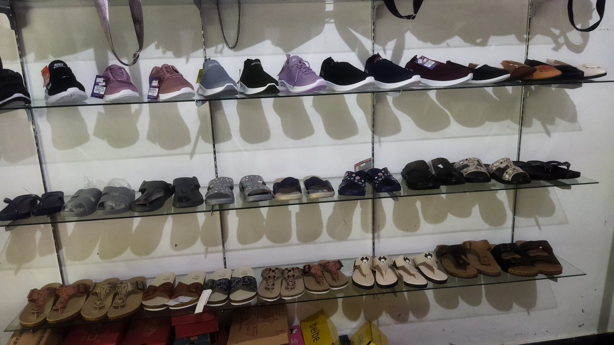 SitaSitool's tweet photo. Monggo, sandalnyaa buat lebaran... 

➡️Tanya2 stok dan harga dulu bisa ke Lucia Dian Rosita WA https://t.co/XzQ9XptkO9 (tidak menerima telp)

➡️Katalog bisa dilihat di instagram @tokobumariyam https://t.co/rCKM8gqEVv

➡️Ngringinan RT 8, Palbapang, Bantul 
https://t.co/X3FylGhof1 https://t.co/f5XAsgX8Db