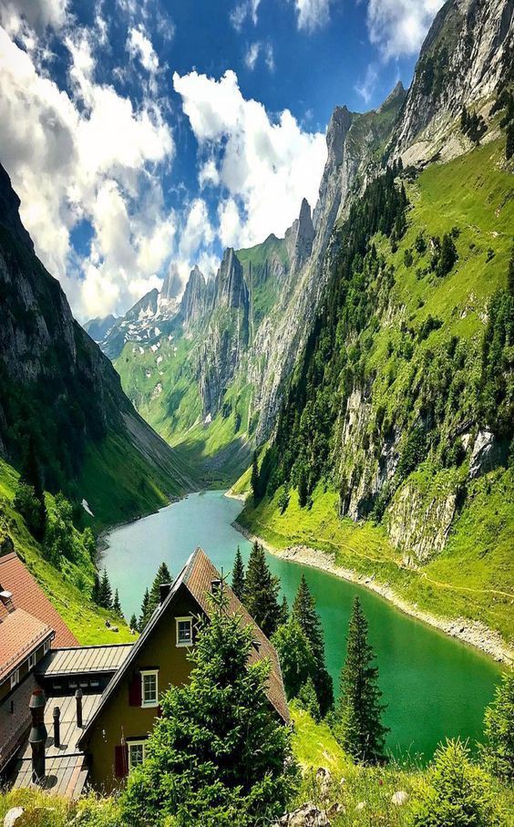 TravelDagger's tweet photo. Switzerland 🇨🇭 https://t.co/UZ0d0ymhJm