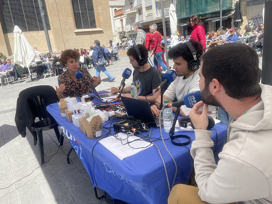 elfarcooperatiu's tweet photo. 🎉Dissabte vam estar a la Fira d'Economia Solidària del Camp de Tarragona, gaudint de trobar-nos amb la resta de cooperatives del territori, participant del programa especial de @RCTgn i col·laborant amb l'@ateneucoopcamp en la comunicació de la #FESCT23.
#FESCT23 https://t.co/yzNfA3lE6A