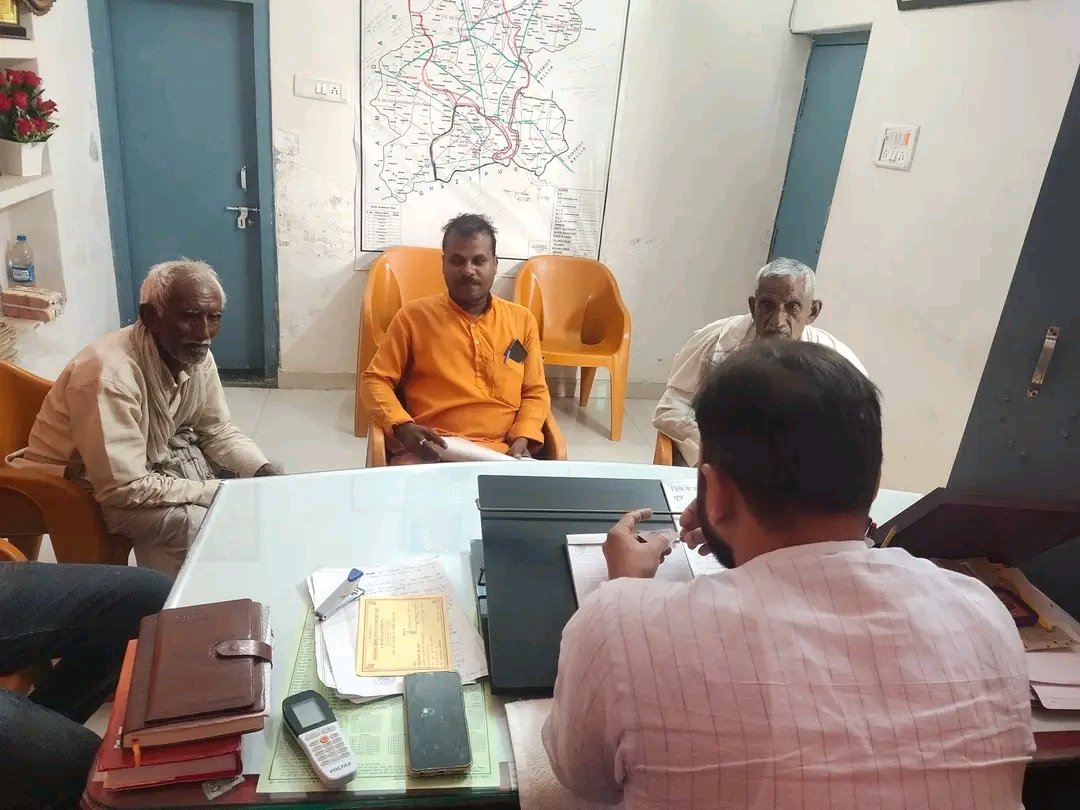 mlavijayrajbhar's tweet photo. कैंप कार्यालय पर जनता दर्शन कर लोगों की समस्याओं को सुना एवं निस्तारण हेतु संबंधित को कहा।
@BJP4UP @Bhupendraupbjp @Amarpalmbjp @dpradhanbjp @idharampalsingh @PMOIndia @myogiadityanath @sunilbansalbjp https://t.co/76Pfzk5LVB
