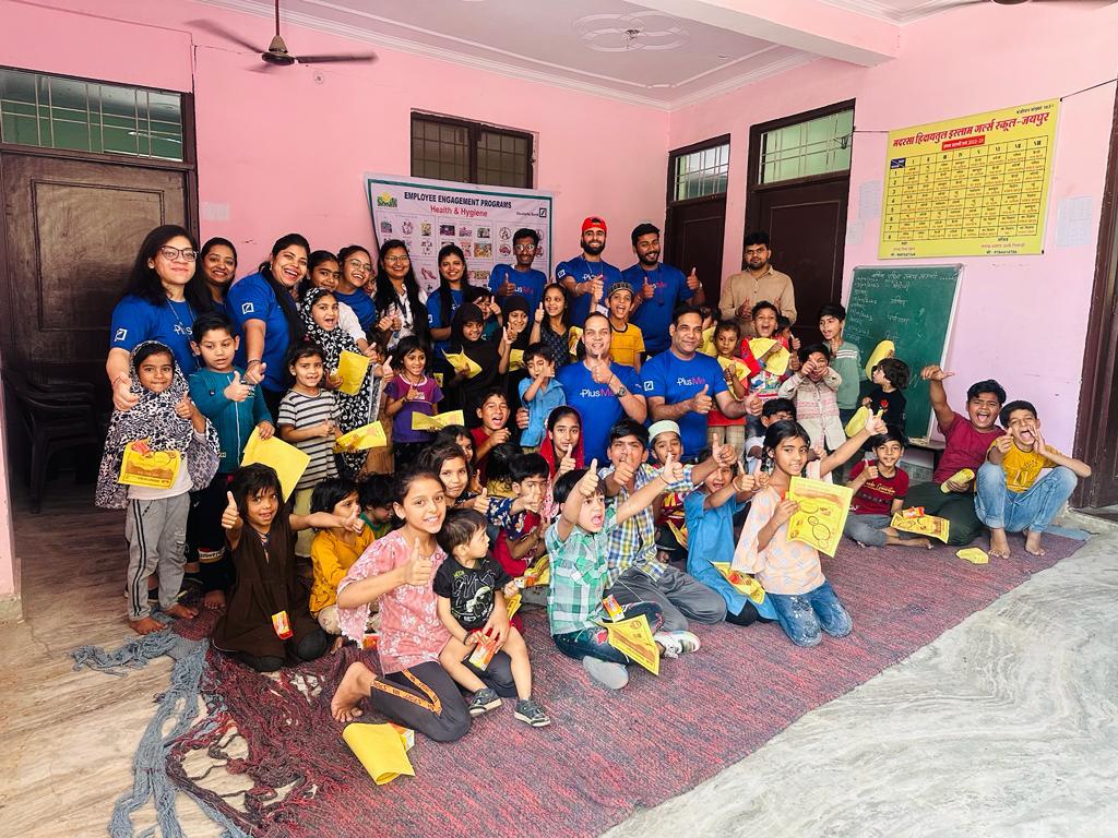 smilefoundation's tweet image. Together, we can do so much.
Thank you @DeutscheBank team for joining us in conducting a &apos;Health and Hygiene&apos; awareness session for children in Shastri Nagar, Jaipur.
Visit smilefoundationindia.org/health to know more.
#HealthCannotWait #SmileOnWheels #handwashing