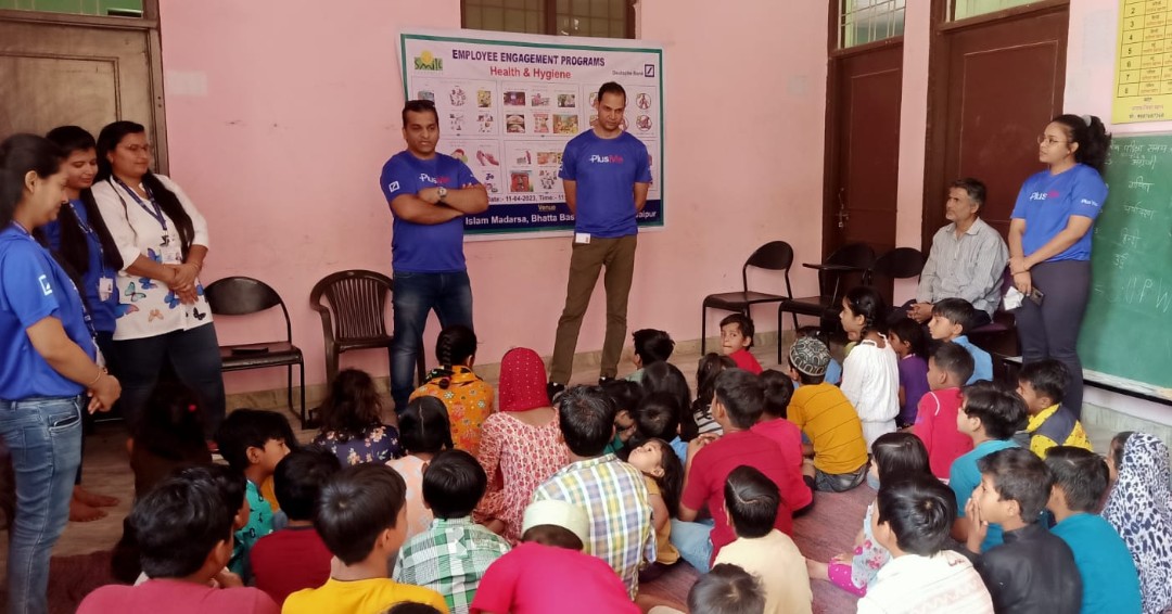 smilefoundation's tweet image. Together, we can do so much.
Thank you @DeutscheBank team for joining us in conducting a &apos;Health and Hygiene&apos; awareness session for children in Shastri Nagar, Jaipur.
Visit smilefoundationindia.org/health to know more.
#HealthCannotWait #SmileOnWheels #handwashing