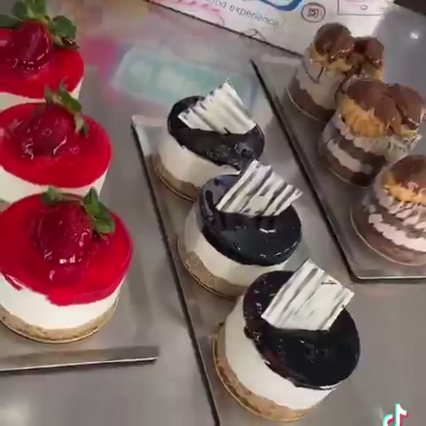 VisionAfrique's tweet photo. #hsxh6106nds   

MAMA MIA ! 
UN ristorante italiano à Cotonou. 

CI GUSTA ! 

Visitez en direct le restaurant. Découvrez la cuisine italienne.
WhatsApp (message audio / texte) https://t.co/vC7HdowPQb
OU 
Discutez avec le Chef https://t.co/rn0qfWVV3P

Vidéo https://t.co/gHuc648U0f https://t.co/HisBIGEWbD