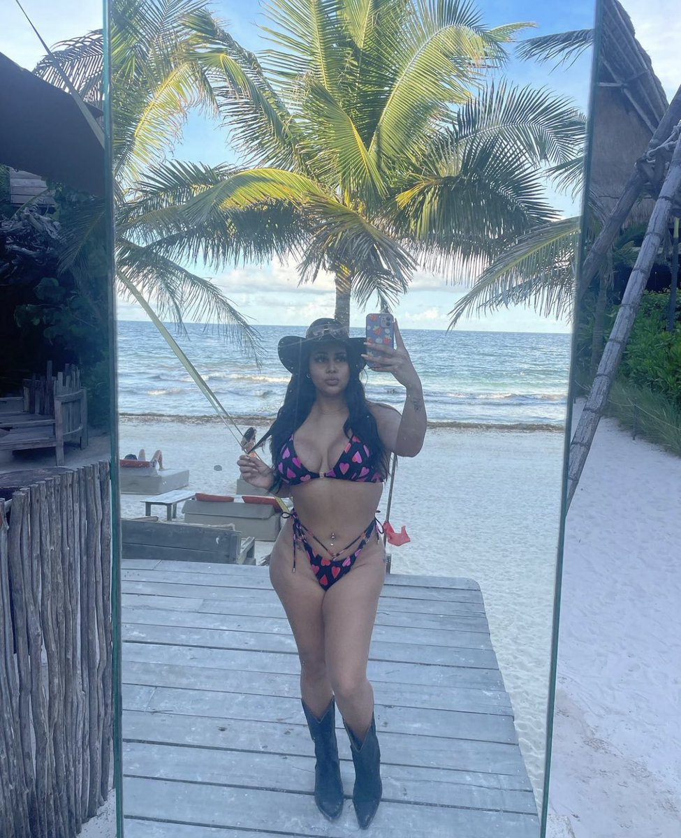 Danielleyjoy0's tweet photo. If you know you love my natural beauty  you can comment under my post of follow me up so we can chat more better okay 😘

Thank you my loves ❤️🌹🥀 https://t.co/ScpAZVrUuV