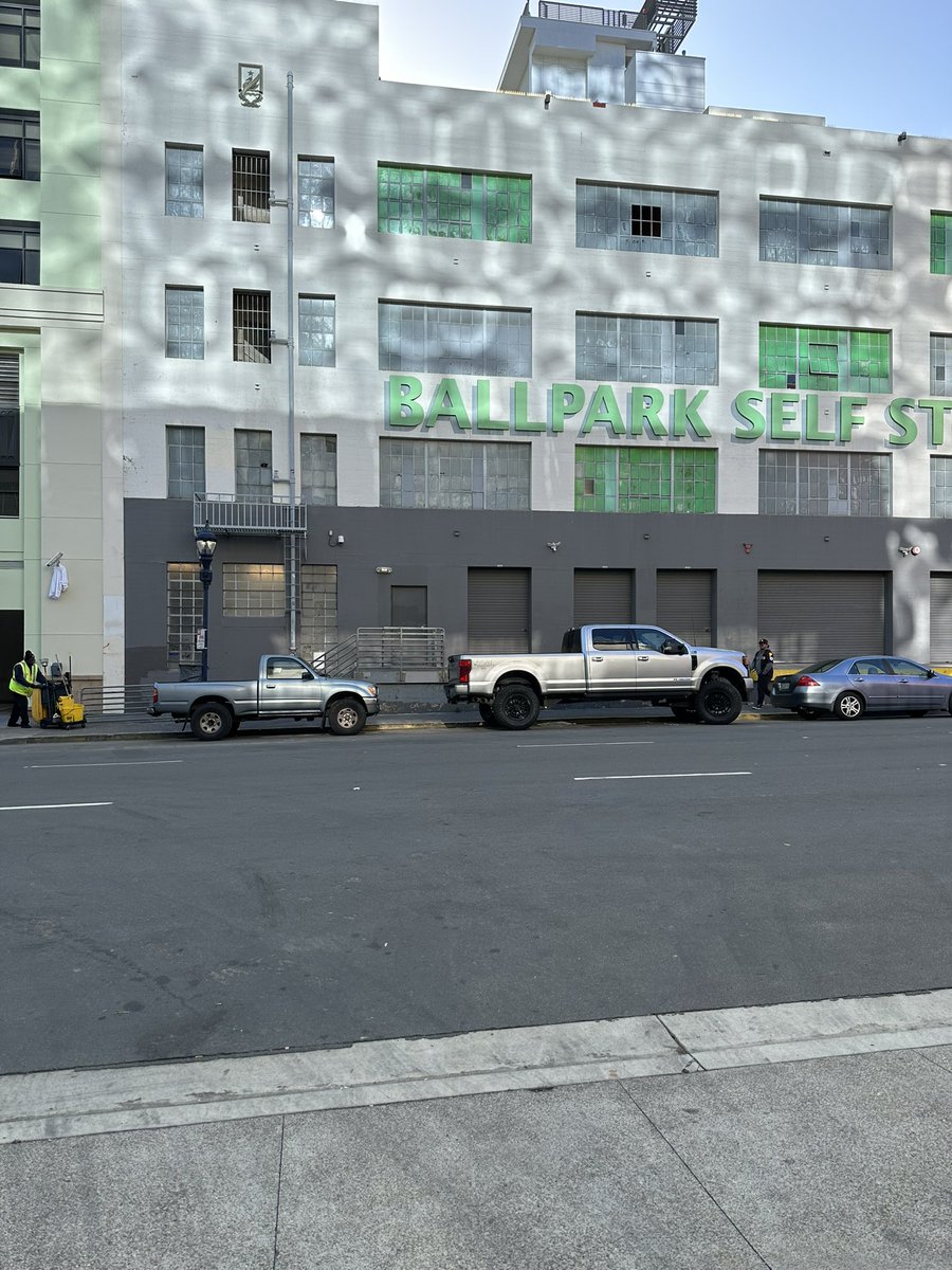 BuildCycling's tweet image. A Boeing 737 vs Boeing 747
DT San Diego