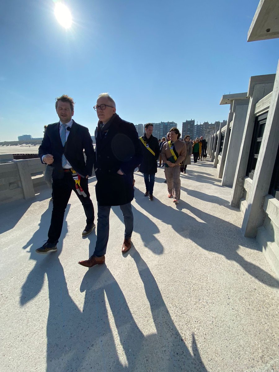 BjornPrasse's tweet photo. Uniek moment vandaag. De wandelweg van de Pier werd vandaag officieel ingewandeld. Blankenbergenaar, vaste bezoekers en occasionele toerist is van harte welkom om deze wandeling in zee terug stijl anno 1930 te komen bewandelen& bewonderen. #blankenberge #depier #visitblankenberge https://t.co/ZSsRdkoRfS