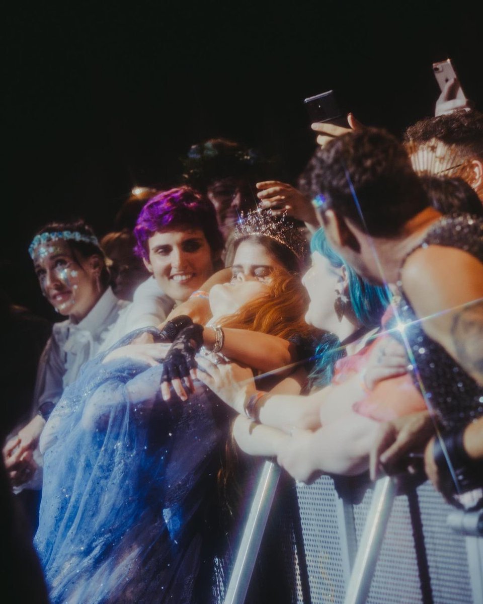 theflocast's tweet photo. Episode 11 is here! Listen as we interview two fans who share their experiences of the Australian leg of the dance fever tour, and share our excitement for the upcoming single Mermaids! Link in bio✨ 📸 @/genghars via instagram https://t.co/FbuVJd8VtU