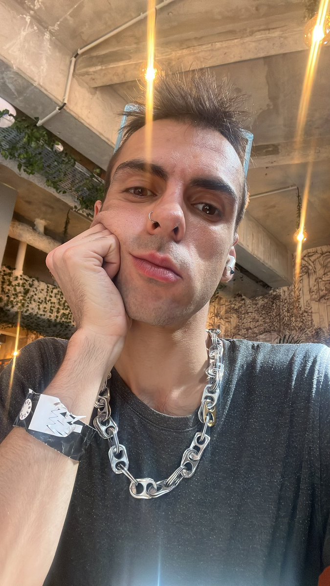 eroticpita's tweet photo. Paris is all I needed 🇫🇷 https://t.co/tBVsEncuPM