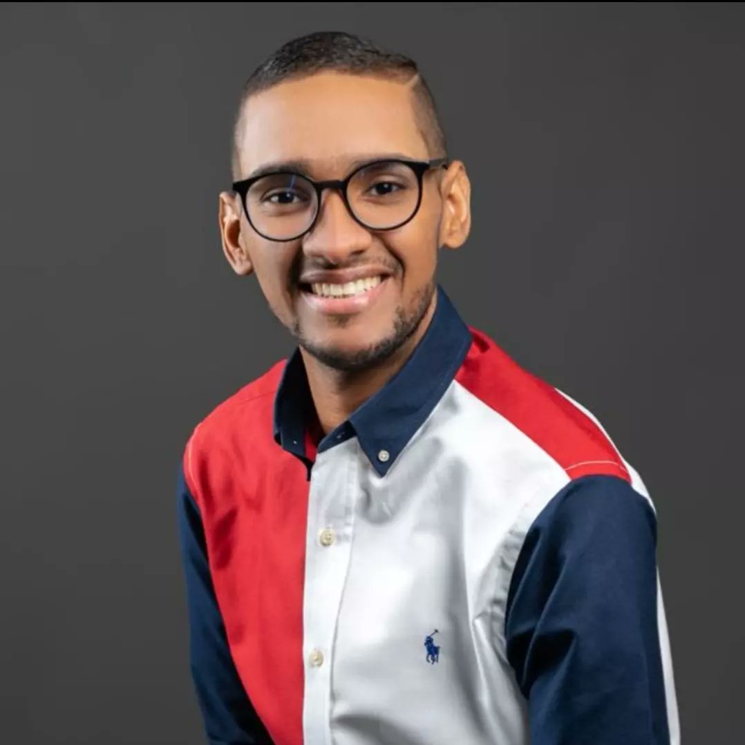 Lamento informar el fallecimiento de quien he considerado un hijo para mi, además de un gran colaborador <a href="/hilariorosario/">Hilario Rosario</a>.

Un joven decente, afable, respetuoso, muy colaborador, muy trabajador, sociable como nadie, entusiasta, creativo, en fin un ser humano excepcional.