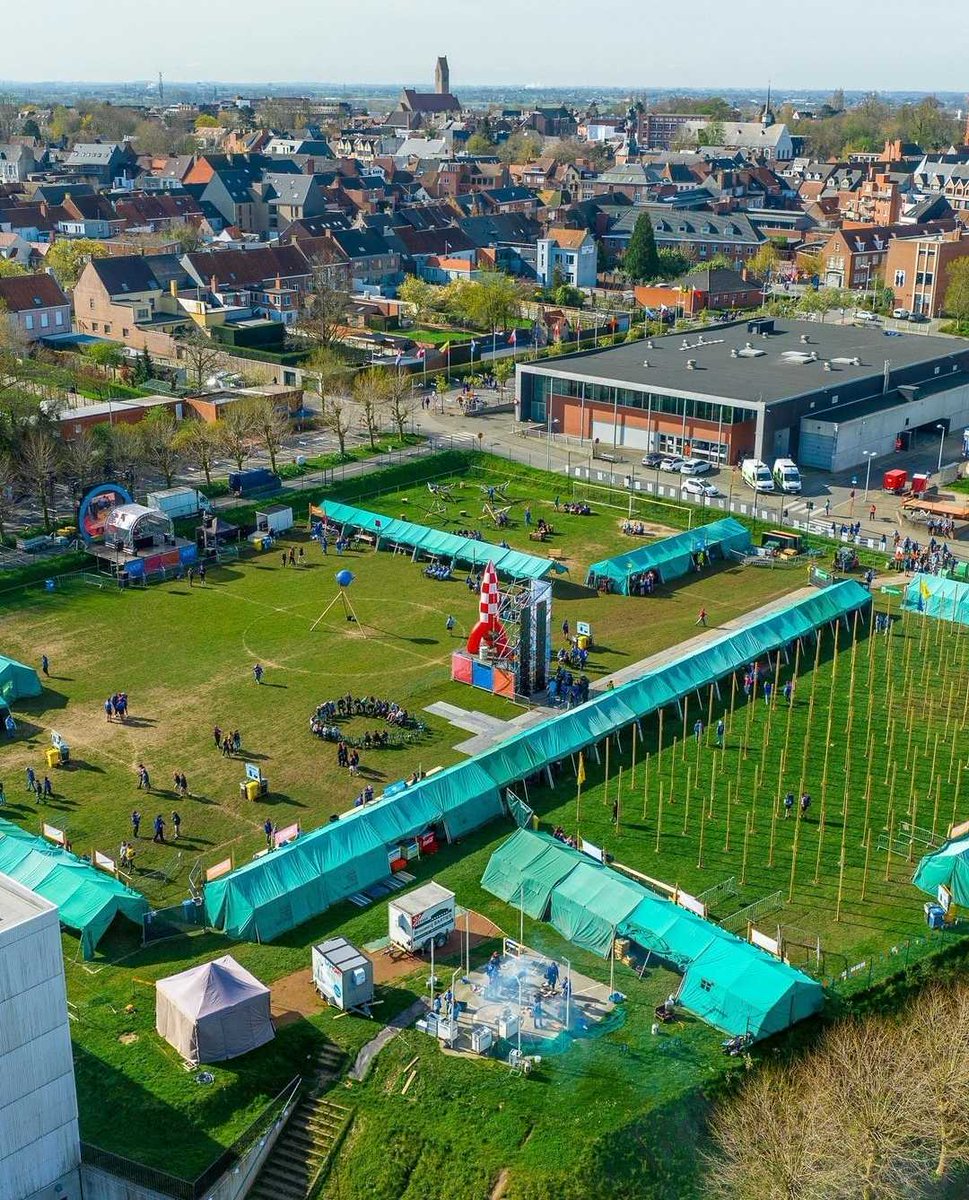 It's a wrap! Together with twitterless Ben I organized the food &amp; drinks for the #Joepie30 festival event. Our amazing team took perfect care of almost 4000 hungry teens after they had walked 100km in 4 days in search of city X #happy #delicious #Food #catering #KSA #friendship