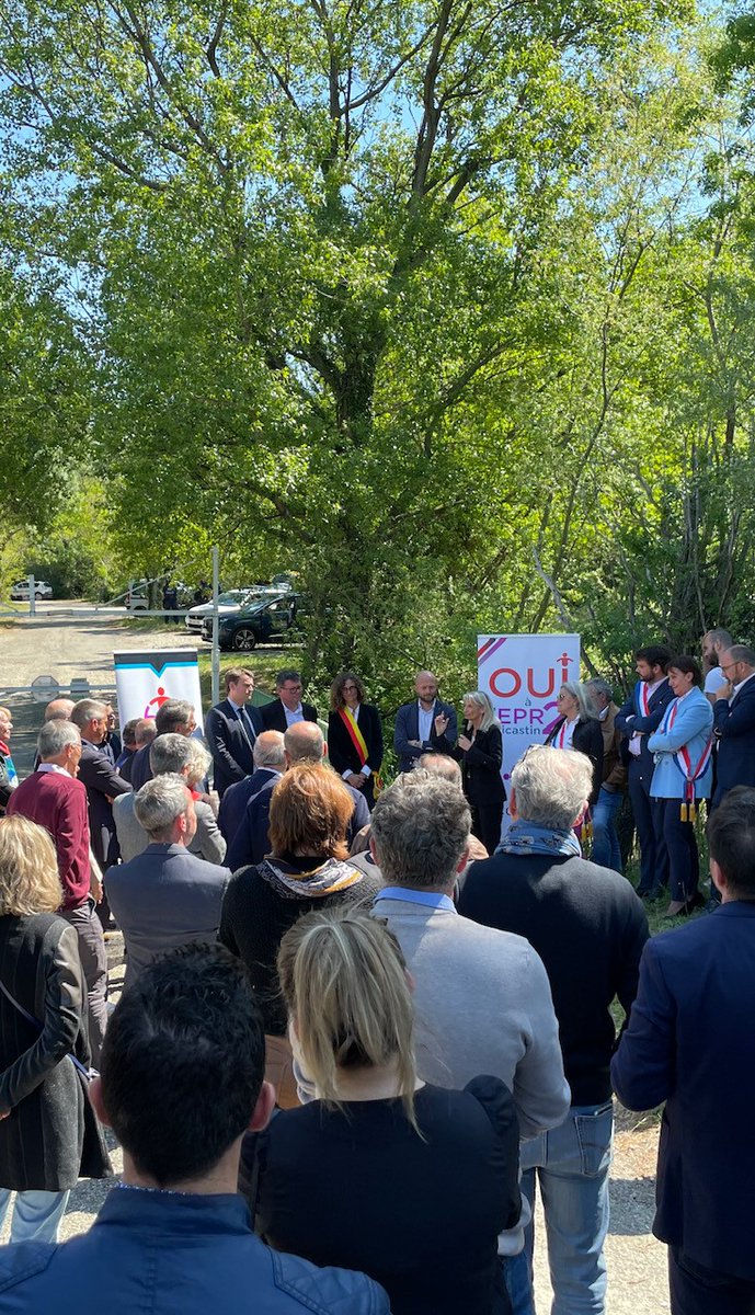DS_Groupe's tweet photo. #EPR Les salariés du Groupe D&amp;S étaient présents avec les élus et les autres acteurs économiques du territoire pour la manifestation de soutien à l’implantation du futur EPR2 sur le site du Tricastin. https://t.co/natLn53ISC