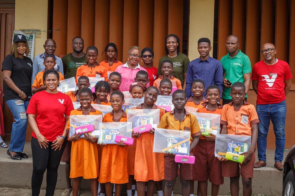 AzeezAmidaFDN's tweet photo. The Azeez Amida Foundation is committed to providing children with the necessary tools and support to learn and grow. https://t.co/OJF0b8V32y