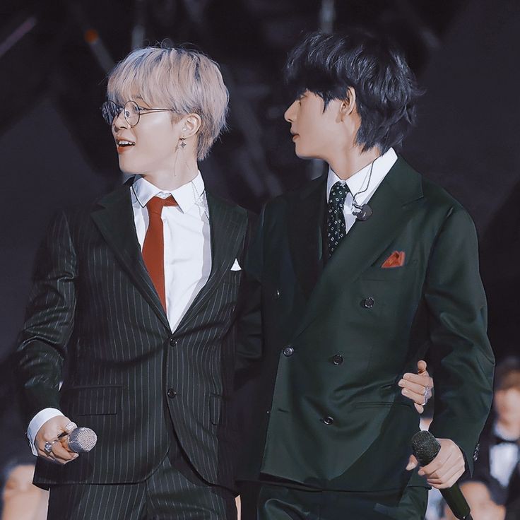 Gloss44842256's tweet photo. What's your favorite vmin clips or pics? Drop out yours. Mine faves are #Vmin #taemin #Jihyung #mintae #taetae #Jiminjimin https://t.co/5XKnmAD9Qe