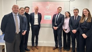 e_ISMaPP's tweet photo. Hier, étudiants de M2 en #management et #ingénierie ​des #politiquespubliques ​ont présenté leurs travaux consacrés à : "​La promotion artistique comme vecteur​ de rayonnement international​" à  @FranckDesroches, Directeur général @alliancefrparis https://t.co/r0Hnw7Rg5m
