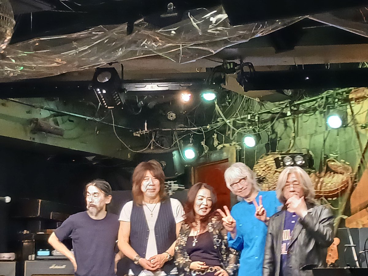 mikitan0905's tweet photo. 久し振りの #原宿CROCODILE
そしてなんと #BEPP のラストライブでした😭友成さんのファンになってから皆勤賞だったBEPP🥰毎回ワクワクドキドキでしたが、最後まで爆音で素敵なライブでした🎹🎸🥁🎤
#友成好宏 #山内薫 #河村カースケ #大槻啓之 #MISUMI
#JeffBeck https://t.co/XyGCUjGD1P