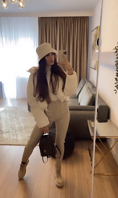 Be a girl with a mind, a woman with attitude and a lady with class.🔥🪄 #model #luxury #wednesday https://t<a href="/tag/model"class="tags"><span>#model</span></a><a href="/tag/luxury"class="tags"><span>#luxury</span></a><a href="/tag/wednesday"class="tags"><span>#wednesday</span></a>