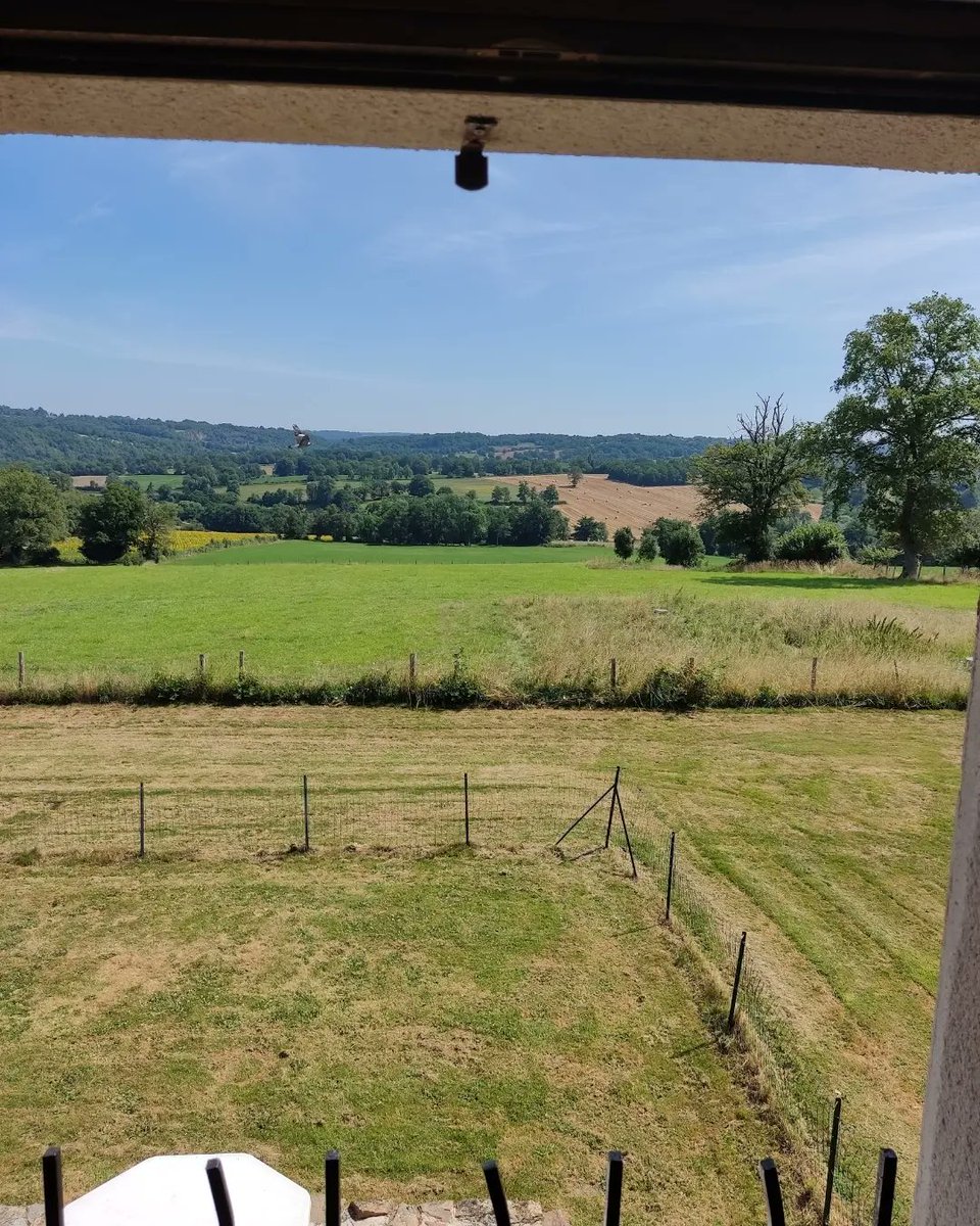LeRepaireGites's tweet photo. Escape the hustle and bustle of the city and indulge in a peaceful countryside getaway. Our holiday cottage offers stunning views and a cozy atmosphere, perfect for a relaxing retreat. Book now and experience nature at its finest! #countryside #holidaycottage #getaway #views https://t.co/CLBw4AIaaS