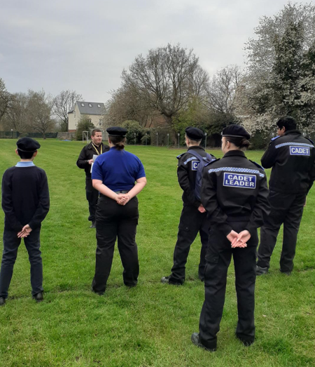 CadetsWMP's tweet photo. #3BE @qb_sch @CadetsWMP focused on #LeadershipSkills, discussing what makes a great leader. "A great leader inspires others to achieve extraordinary things" Are you ready to become our next great #volunteer #leader or wish to become our Cadet, email cadets@westmidlands.police.uk https://t.co/8VGRksAyUm