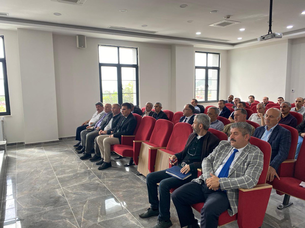 MemNiksar's tweet photo. Okul ve Kurum Müdürlerimizle, Başarı İzleme ve Değerlendirme Toplantısı yapıldı, toplantıda İlçe Milli Eğitim Müdürümüz Hasan Şerifler kurum müdürlerimize başarılar diledi. 
@ahmetozdemirmem 
@tcmeb https://t.co/Z1oCq3nST5