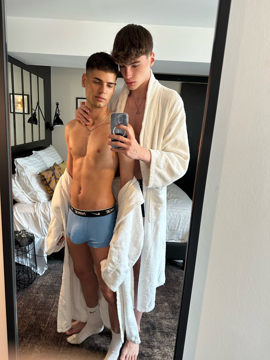 FuE1NaLX0AIaqSR?format=jpg&name=medium