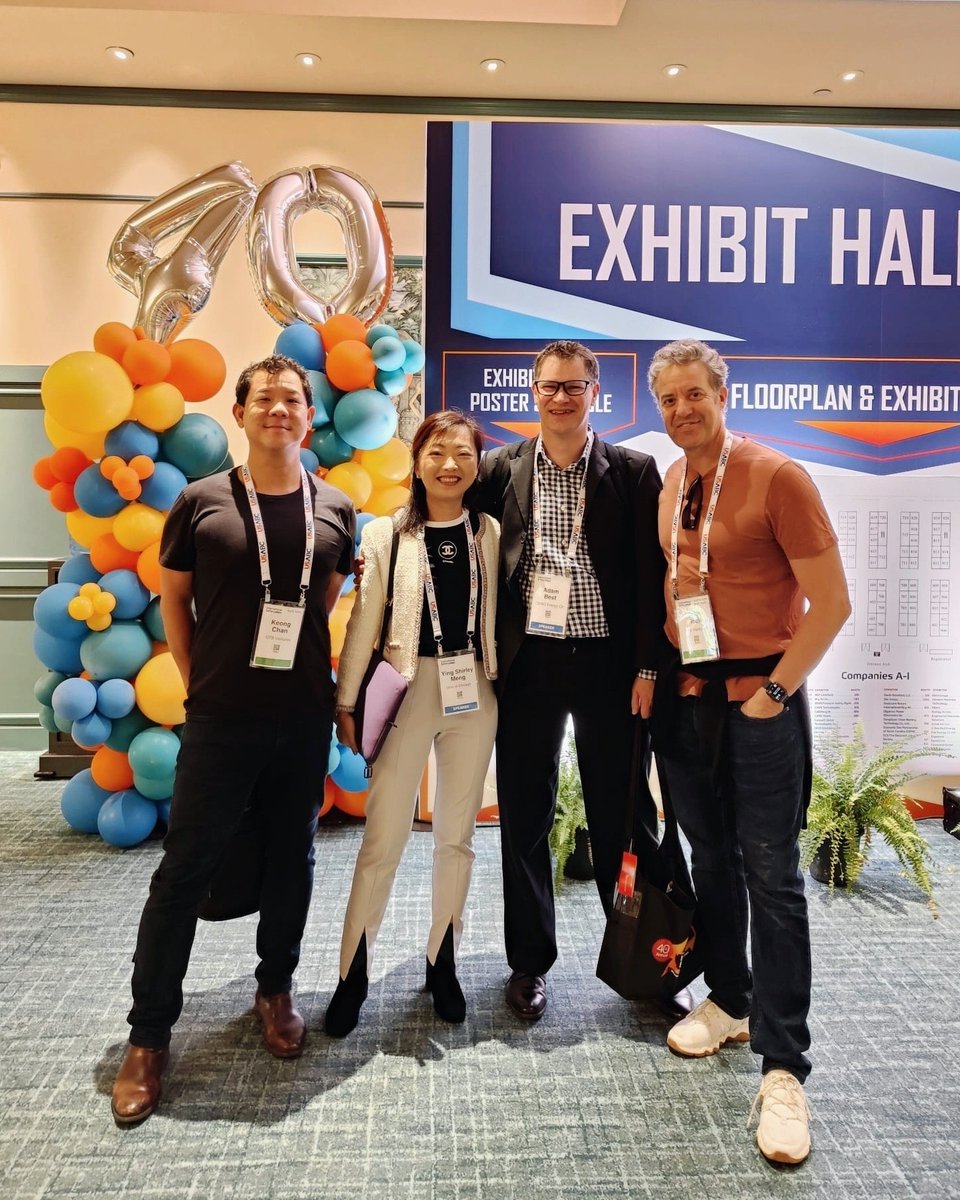 otbventures's tweet photo. Adam Best (CSIRO) and Shirley Meng (Chief Scientist of Argonne Collaborative Centre for Energy Storage Science) presented at International Battery Seminar in Florida.   

Australia has a big part to play in global decarbonisation. We look forward to participating in that journey. https://t.co/zHJfxgKEPs