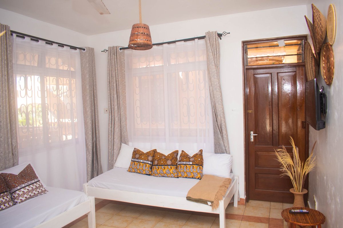 KitandaNa's tweet photo. Nyali Beach Road 1Bedroom, 5mim drive to the beach! 🌊🌴😉 Sleeps 4 adults 3600/night, Value and vibes! 0721578045, 0700391157 Shooter
Diana
Andrew Kibe
Miss Trudy
DP Gachagua
MITI CS Moses Kuria
Bahati
Babu Owino
Mombasa County
Ndii
Which Kenyans
Sudan Sacco
Miss P https://t.co/WqT3AnHbyZ