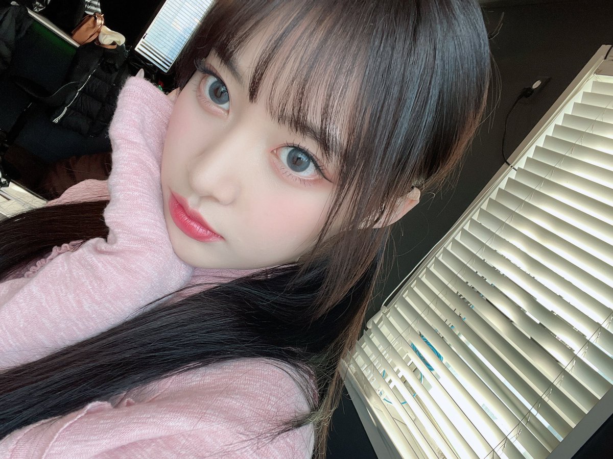 And of course the selfie version too ♡___♡