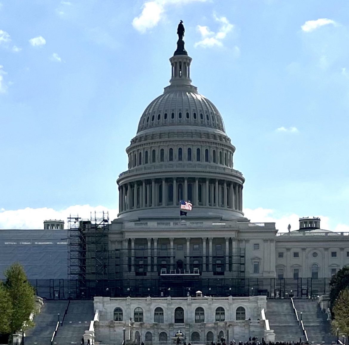 nblanken's tweet photo. In-person #DODay23 is here! Looking forward to seeing our @AOAforDOs and @NationalSOMA advocates later today. Let’s DO this! 💪🇺🇸
#AOAinAction #DOProud #SOMASpring23 #WhyWeDo #SeeSayDO #DCBoundwithSOMA https://t.co/ku4jGe2n7O