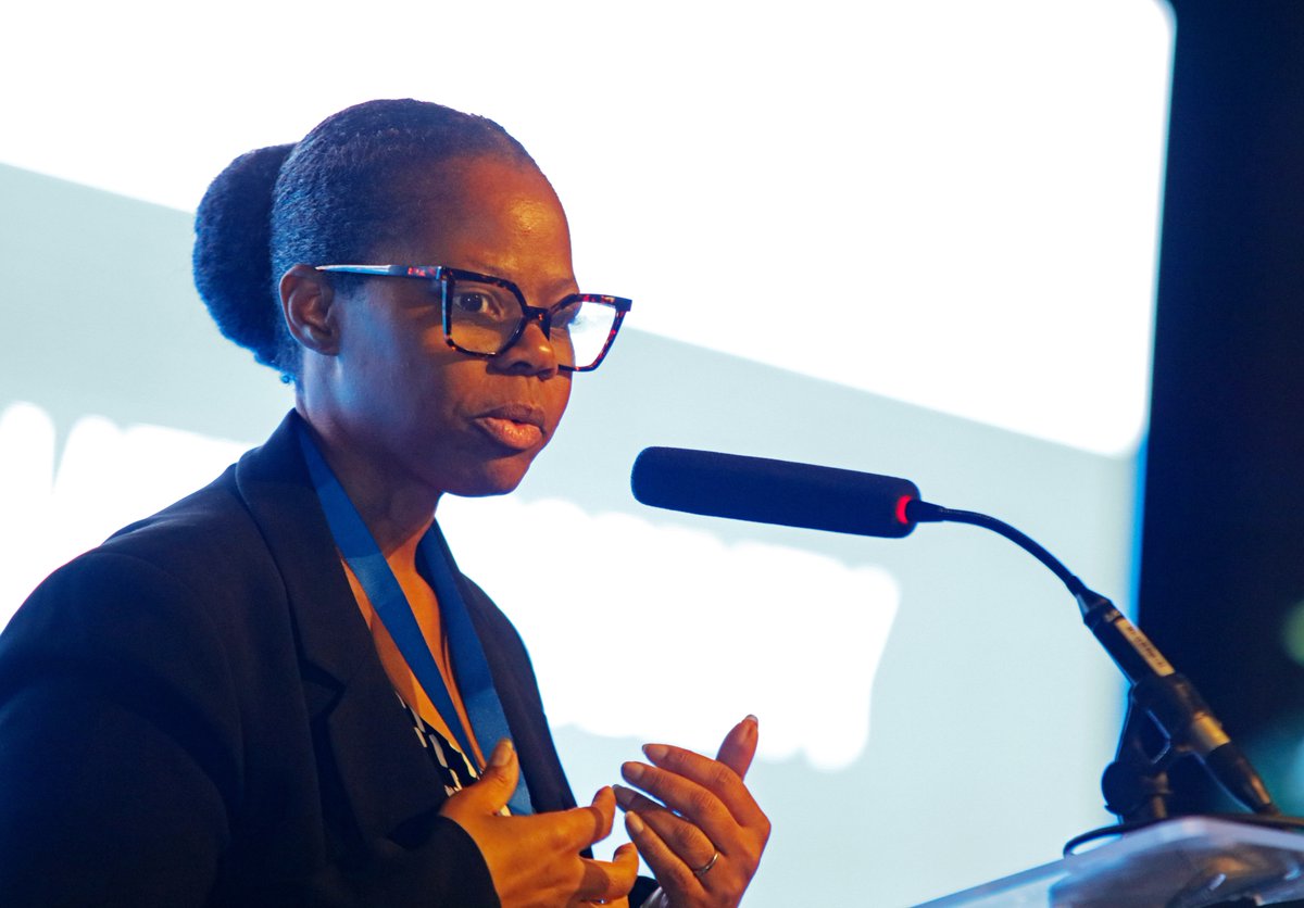 dstigovza's tweet photo. Dr Rebecca Maserumule, the Chief Director: Hydrogen and Energy at the Department of Science (DSI) is the programme director of day 1 (19 April) of the Powering Alternative Mobility Indaba 2023 at Durban ICC #PAMIndaba #eMobility #AlternativeMobility2023 #MakingSureItsPossible https://t.co/YZUbBMbRdG