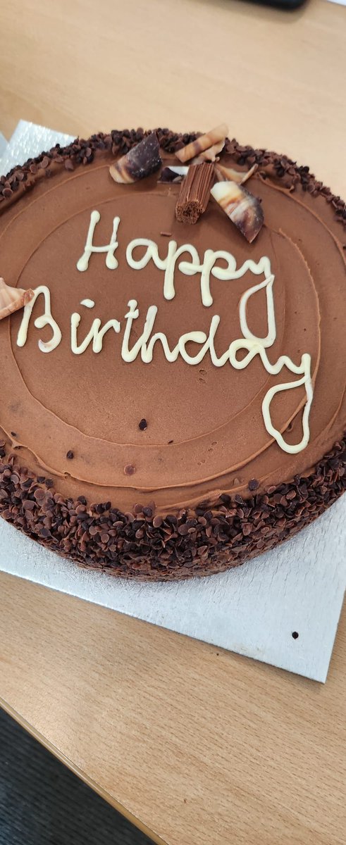 SaphireComputer's tweet image. Saphire is celebrating it's 27th birthday today 🥳