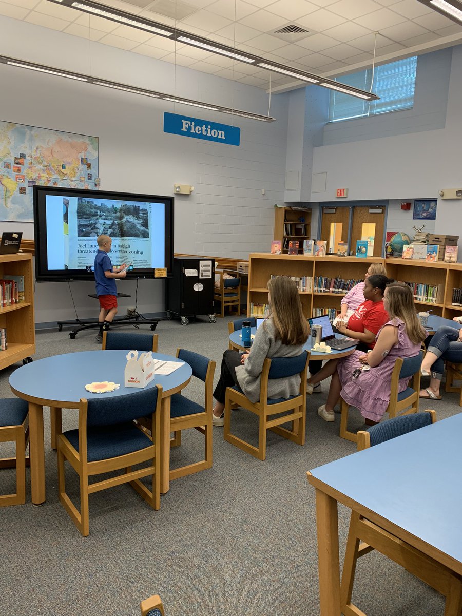 Students presenting their leaning at meetings>teachers presenting