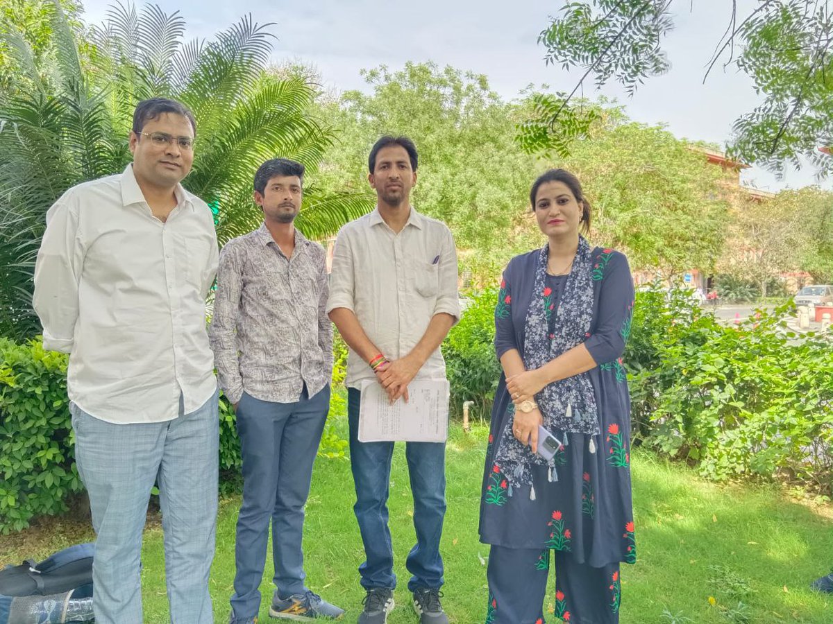 SONU PARASHAR (@_s_onu) on Twitter photo #CHA के संघर्षशील साथी <a href="/Luckymina02/">B.S. Meena</a> एवं <a href="/mahibeniwal13/">mahi beniwal</a> की टीम को दिल से धन्यवाद जिन्होंने 1 साल बाद भी #CHA के मुद्दे को जीवित रखा और लगातार इस मुद्दे को लेकर हर संभव कोशिश की|
ईश्वर आपकी मेहनत को साकार करें और शीघ्र ही इस मुद्दे को लेकर <a href="/ashokgehlot51/">Ashok Gehlot</a> सरकार सकारात्मक हल निकाले! #CHA के संघर्षशील साथी <a href="/Luckymina02/">B.S. Meena</a> एवं <a href="/mahibeniwal13/">mahi beniwal</a> की टीम को दिल से धन्यवाद जिन्होंने 1 साल बाद भी #CHA के मुद्दे को जीवित रखा और लगातार इस मुद्दे को लेकर हर संभव कोशिश की|
ईश्वर आपकी मेहनत को साकार करें और शीघ्र ही इस मुद्दे को लेकर <a href="/ashokgehlot51/">Ashok Gehlot</a> सरकार सकारात्मक हल निकाले!