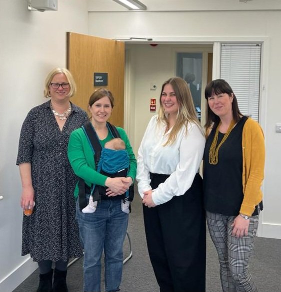 RobinRoseB's tweet image. This is the EXTREMELY giddy face of someone who passed their Viva with Minor Corrections yesterday 😁🥳✨️ thank you @m_peyrefitte @EleanorFormby  and @DrEllieJupp for making it such a wonderful experience &amp;amp; a huge thank you to my supervisors @liminologist and @Marian_Duggan 🙌