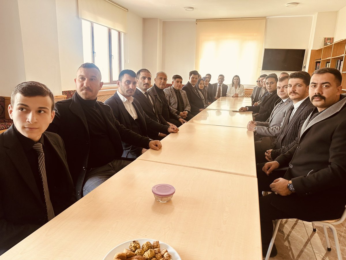 arzuerdemtc's tweet photo. 📍Çatalca

İl Bşk Yrd Nuri Altan, Fatih Gülgönül, Mv Adaylarımız Özge Tekoğulları, Hakan Topsakal, M.Galip Dere, Enes Yılmaz, İlçe Bşk Halit Tuncay Uğur, Ocak Bşk Ergin Örs, ilçe yöneticilerimiz ve teşkilatımızla Çatalca Cemevi Başkanı Salih Metin beyi  ve yönetimini ziyaret ettk https://t.co/zF7MnesjZD