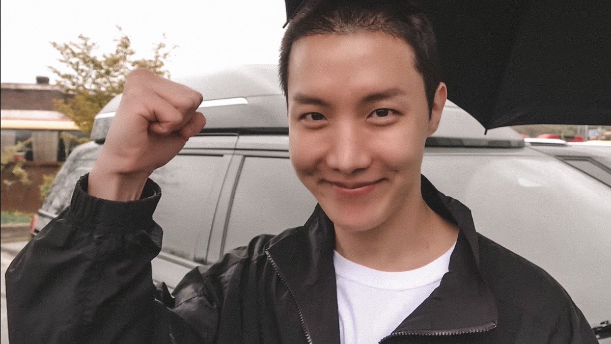 jhopesarchive's tweet photo. the most precious soul, love u hobi♥︎ https://t.co/JGxLyRiedQ