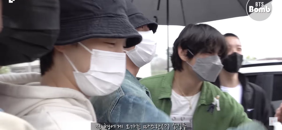 seokjinbit's tweet photo. bighit wasnt allowed to show Seokjin in the Bangtan 💣 but seeing the boys’ reaction to seeing their hyung in uniform again is still more than enough to make me cry https://t.co/jrtSVI8WVt
