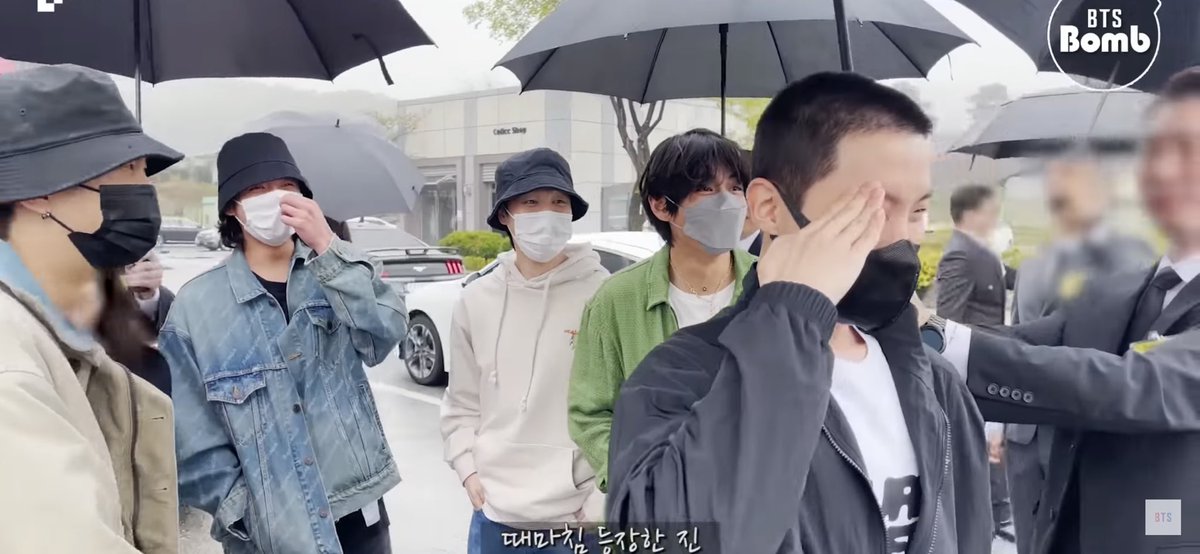 seokjinbit's tweet photo. bighit wasnt allowed to show Seokjin in the Bangtan 💣 but seeing the boys’ reaction to seeing their hyung in uniform again is still more than enough to make me cry https://t.co/jrtSVI8WVt