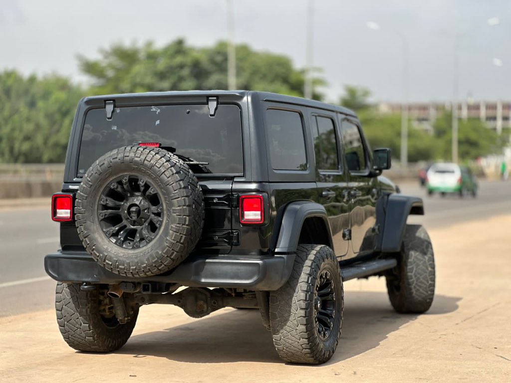 EFDCARS's tweet photo. Toks 2018 Jeep wrangler Limited with duty N37m

+2349054812148 WhatsApp 

@EFD_Cars Abuja 

Nationwide delivery 

Pls Kindly follow our Fb &amp; IG page 👇

Facebook: https://t.co/SV0L5WL9Nl

Instagram: https://t.co/y70ZkKnTNb https://t.co/j8BI8wVp5z