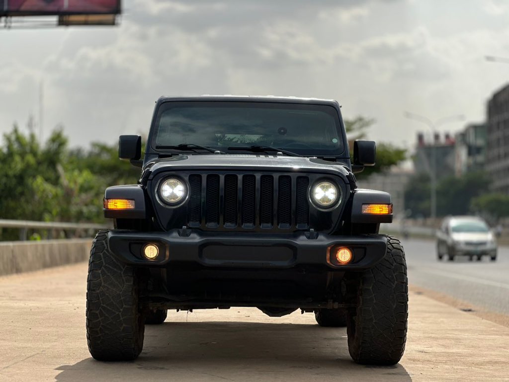 EFDCARS's tweet photo. Toks 2018 Jeep wrangler Limited with duty N37m

+2349054812148 WhatsApp 

@EFD_Cars Abuja 

Nationwide delivery 

Pls Kindly follow our Fb &amp; IG page 👇

Facebook: https://t.co/SV0L5WL9Nl

Instagram: https://t.co/y70ZkKnTNb https://t.co/j8BI8wVp5z