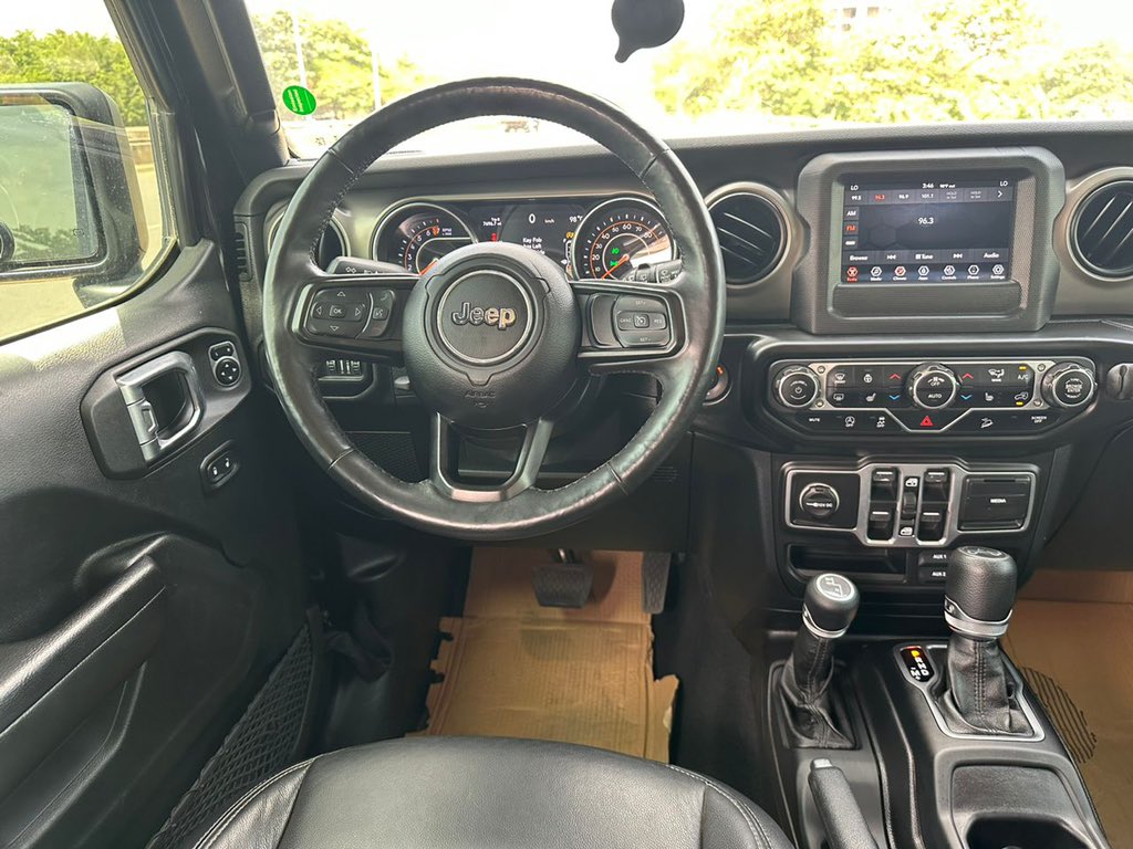 EFDCARS's tweet photo. Toks 2018 Jeep wrangler Limited with duty N37m

+2349054812148 WhatsApp 

@EFD_Cars Abuja 

Nationwide delivery 

Pls Kindly follow our Fb &amp; IG page 👇

Facebook: https://t.co/SV0L5WL9Nl

Instagram: https://t.co/y70ZkKnTNb https://t.co/j8BI8wVp5z