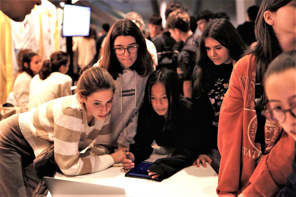 PCB_UB's tweet photo. La 19a edició de la #RecercaenDirecte porta a debat els límits ètics de la ciència al @CosmoCaixa_CAT 👉 https://t.co/d3PO5M7yzD
@FundacioGrifols @macips01 #RecercaenSocietat #STEM #Bioètica @UniBarcelona @FundlaCaixa @FECYT_Ciencia @bcn_ajuntament https://t.co/nDTV9jC0QO