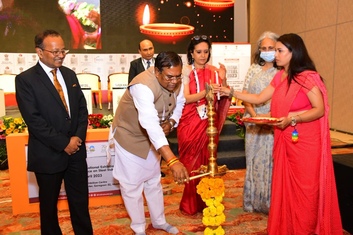 PIBMumbai's tweet image. MoS,@SteelMinIndia &amp;amp; @MoRD_GoI,Faggan Singh Kulaste inaugurates #IndiaSteel2023 in Mumbai. 
Steel Secretary Nagendra Nath Sinha, Chairman of @SAILsteel who is alsothe Chair,@FICCI Steel Committee, Soma Mondal and President,@FICCI Subhrakant Panda were also present on the occasion