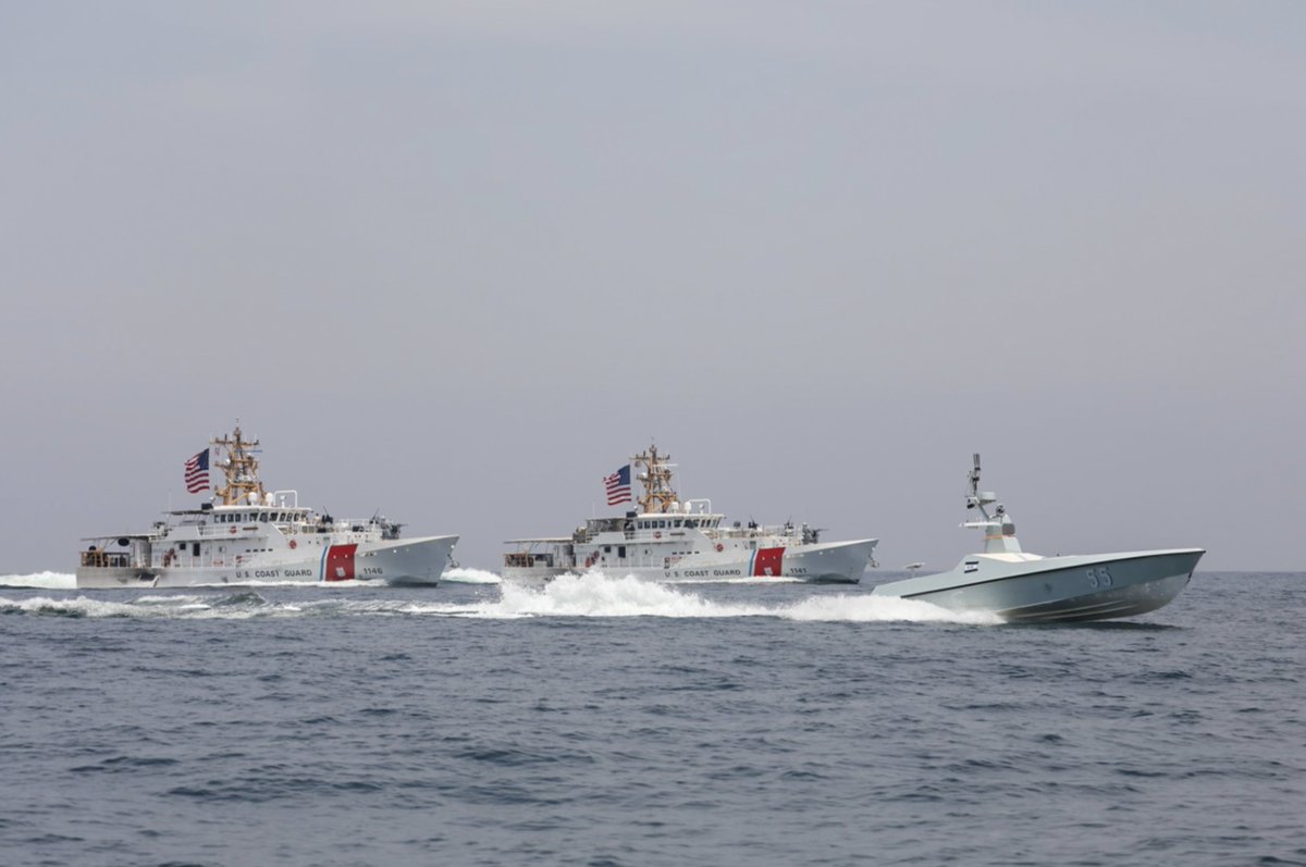 IMSC_Sentinel's tweet photo. Today two 🇺🇸Coast Guard cutters and the Arabian Fox unmanned surface vessel transited the Strait of Hormuz while operating in support of #IMSC and #CTFSentinel. (Photos by U.S. Coast Guard)
#Partnerships #Deterrence #Reassurance
https://t.co/sF25ur10Kh https://t.co/R9EJsBgXMw