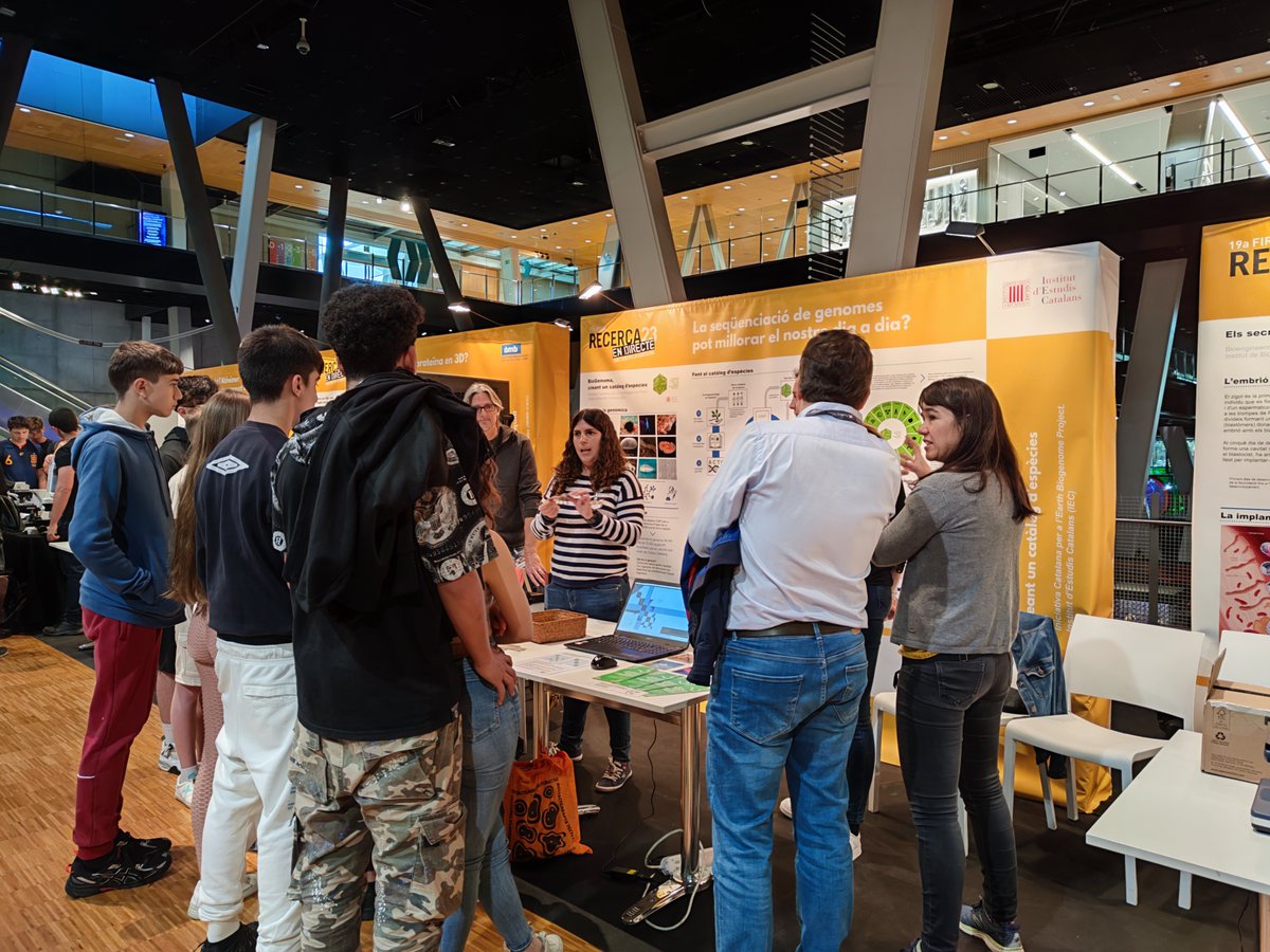 CatBiogenoma's tweet photo. Vine a descobrir el #Biogenoma de la mà de les nostres investigadores i investigadors del @cnag_eu , @GeneticsUB, @IRBioUB i @IBB_botanic !
👥Aquest dissabte, oberta al públic general! T'hi esperem!
🔗https://t.co/suHvtyl37F
@PCB_UB @FundlaCaixaCAT #RecercaenDirecte https://t.co/DtH22C7apQ