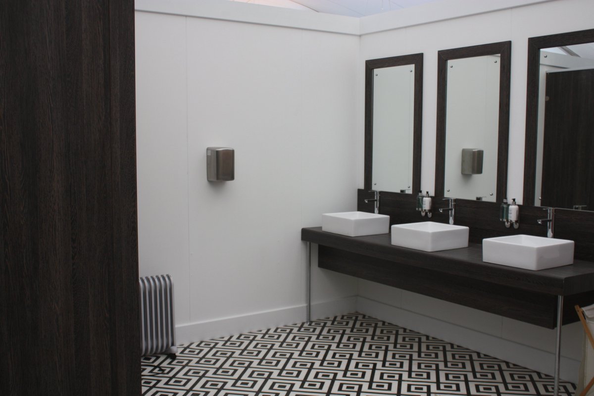 IGLOOSBOGBIRD's tweet photo. IGLOOS Panelled loo system can be given its own individual style with the simple change of flooring. The most flexible temporary loos you will find #events #eventprofs https://t.co/DSIesB6pET #sporting #corporate #toilets #washrooms #tennis #racing #golf #parties https://t.co/Lfwwp0xieS