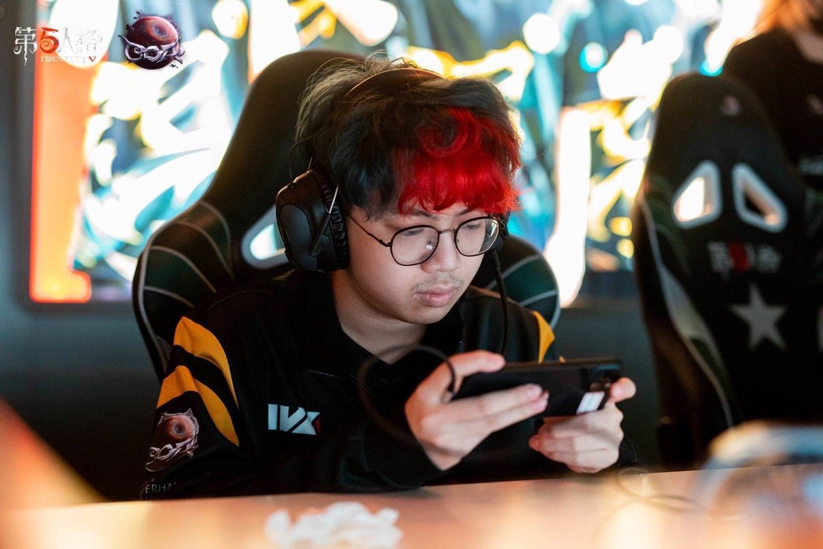 WolvesIDV_Intl's tweet photo. 📸 Pictures of #Wolves_lion from yesterday's match taken and posted by 第五人格趣味酱 on Weibo 🥰

#Wolves_COAVI

(1/3) https://t.co/aUke7prVX3